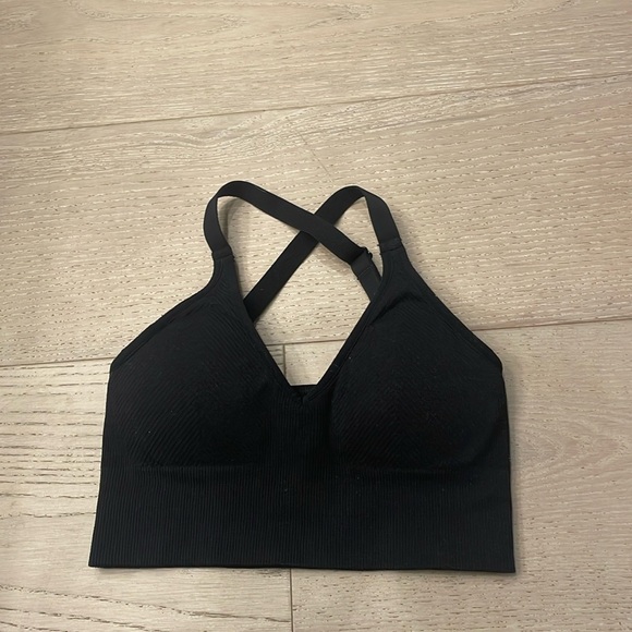 H & M sport black half top with padding.  XS - Picture 1 of 3